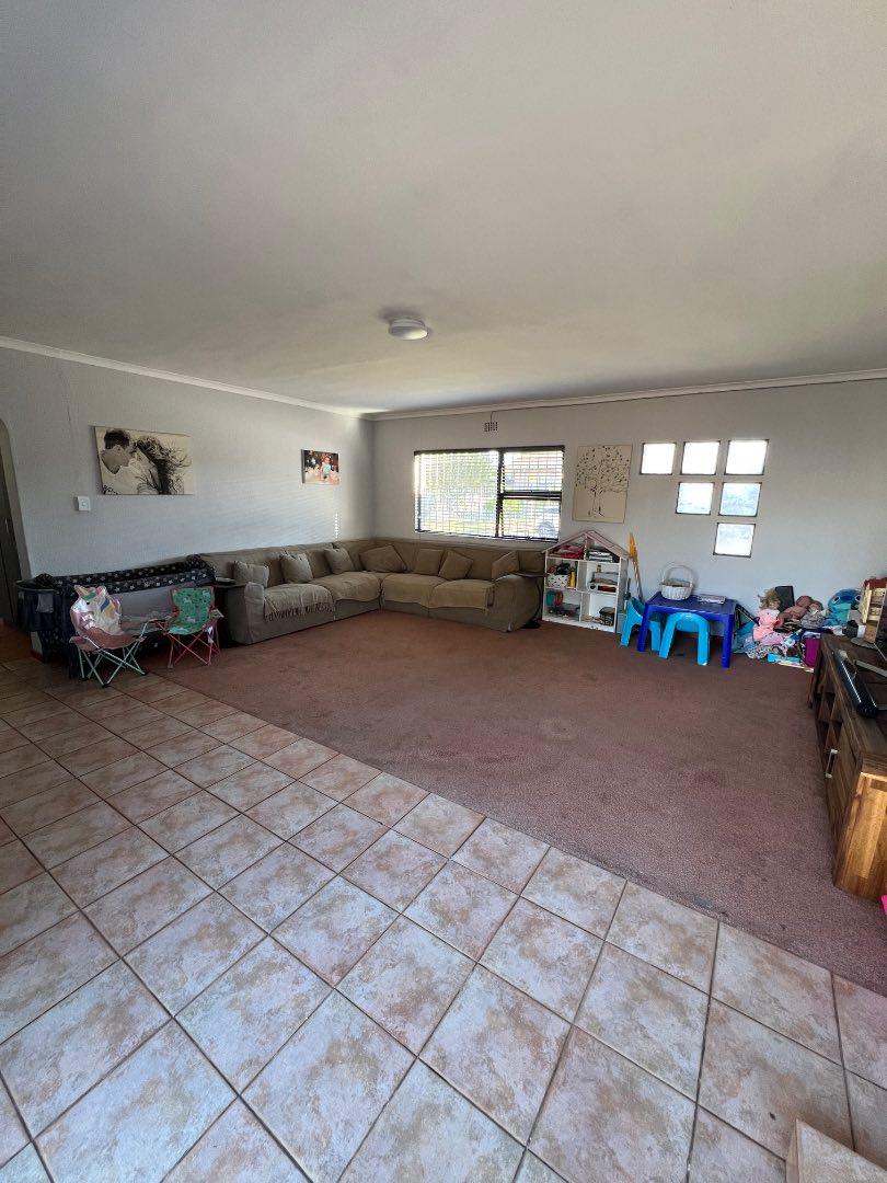 4 Bedroom Property for Sale in Morgenster Western Cape